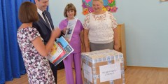 Представители Правительства Иркутской области   и  ООО «Т2 Мобайл» вручили  центру  реабилитационное оборудование 18.08.2016